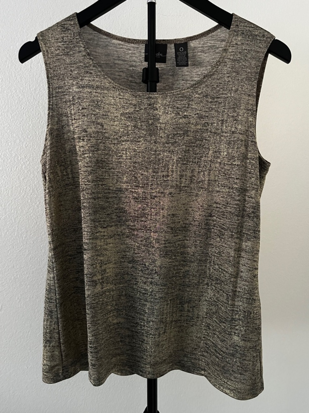 ✨ Chico’s Metallic Gold Shimmer Tank | NWT | Luxe Layering Top | Size 0 (S/M)